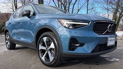 2025 Volvo XC40 B5 Plus Dark Theme