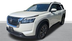 2022 Nissan Pathfinder SV