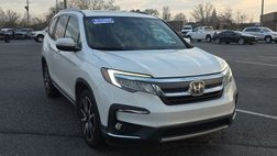 2020 Honda Pilot Touring w/Rear Captain's Chairs