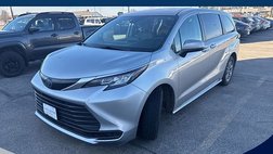 2022 Toyota Sienna LE 8-Passenger
