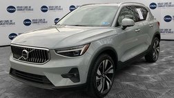 2025 Volvo XC40 B5 Plus Bright Theme