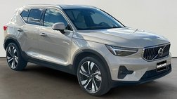 2025 Volvo XC40 B5 Ultra Bright Theme