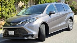 2022 Toyota Sienna LE 8-Passenger
