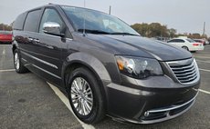 2015 Chrysler Town and Country Touring-L