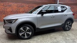 2023 Volvo XC40 B5 Plus Dark Theme