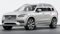 2020 Volvo XC90 T6 Momentum 6-Passenger