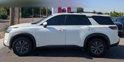 2022 Nissan Pathfinder SV