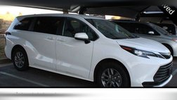2025 Toyota Sienna LE 8-Passenger