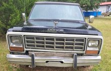 1985 Dodge D100