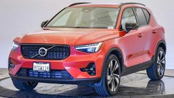 2025 Volvo XC40 B5 Ultra Dark Theme