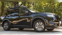 2024 Nissan Pathfinder SV