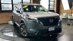 2022 Nissan Pathfinder SV