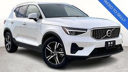 2025 Volvo XC40 B5 Core Bright Theme
