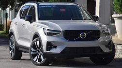 2025 Volvo XC40 B5 Plus Dark Theme