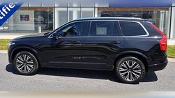 2022 Volvo XC90 T6 Momentum 7-Passenger