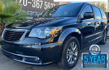 2015 Chrysler Town and Country S