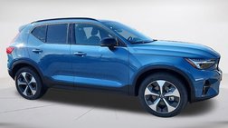 2025 Volvo XC40 B5 Plus Dark Theme