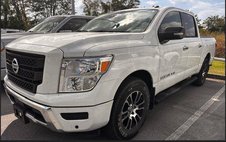 2020 Nissan Titan SV