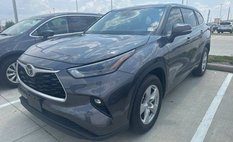 2022 Toyota Highlander LE
