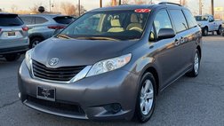 2014 Toyota Sienna LE 7-Passenger Auto Access Seat