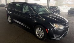 2017 Chrysler Pacifica Touring L FWD