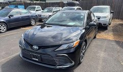2022 Toyota Camry Hybrid XLE