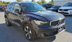 2025 Volvo XC40 B5 Core Bright Theme