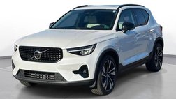 2023 Volvo XC40 B5 Ultimate Dark Theme