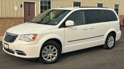 2016 Chrysler Town and Country Touring