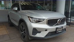 2025 Volvo XC40 B5 Core Bright Theme