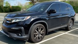 2021 Honda Pilot Touring w/Rear Captain's Chairs