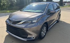 2024 Toyota Sienna XLE 7-Passenger
