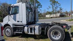 2014 Volvo 200 DAY CAB