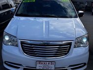 2015 Chrysler Town and Country Limited Platinum