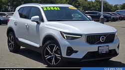 2023 Volvo XC40 B4 Plus Bright Theme