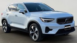 2025 Volvo XC40 B5 Core Bright Theme