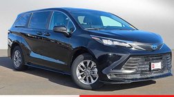 2025 Toyota Sienna LE 8-Passenger