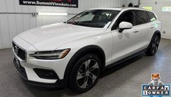 2022 Volvo V60 Cross Country T5