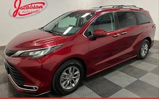 2022 Toyota Sienna XLE 7-Passenger