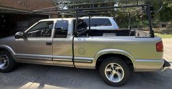 2001 Chevrolet S-10 LS
