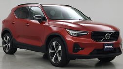 2023 Volvo XC40 B4 Ultimate Dark Theme
