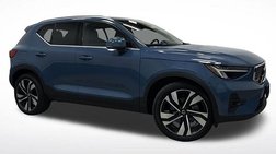 2023 Volvo XC40 B5 Plus Bright Theme