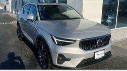 2023 Volvo XC40 B5 Ultimate Bright Theme