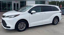 2022 Toyota Sienna LE 8-Passenger