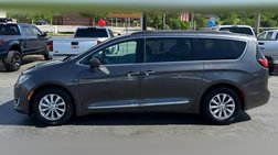 2017 Chrysler Pacifica Touring L FWD