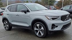 2024 Volvo XC40 B5 Plus Dark Theme