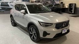 2025 Volvo XC40 B5 Core Bright Theme
