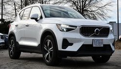2025 Volvo XC40 B5 Core Bright Theme