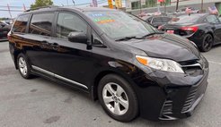 2018 Toyota Sienna LE
