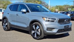 2022 Volvo XC40 T5 Momentum